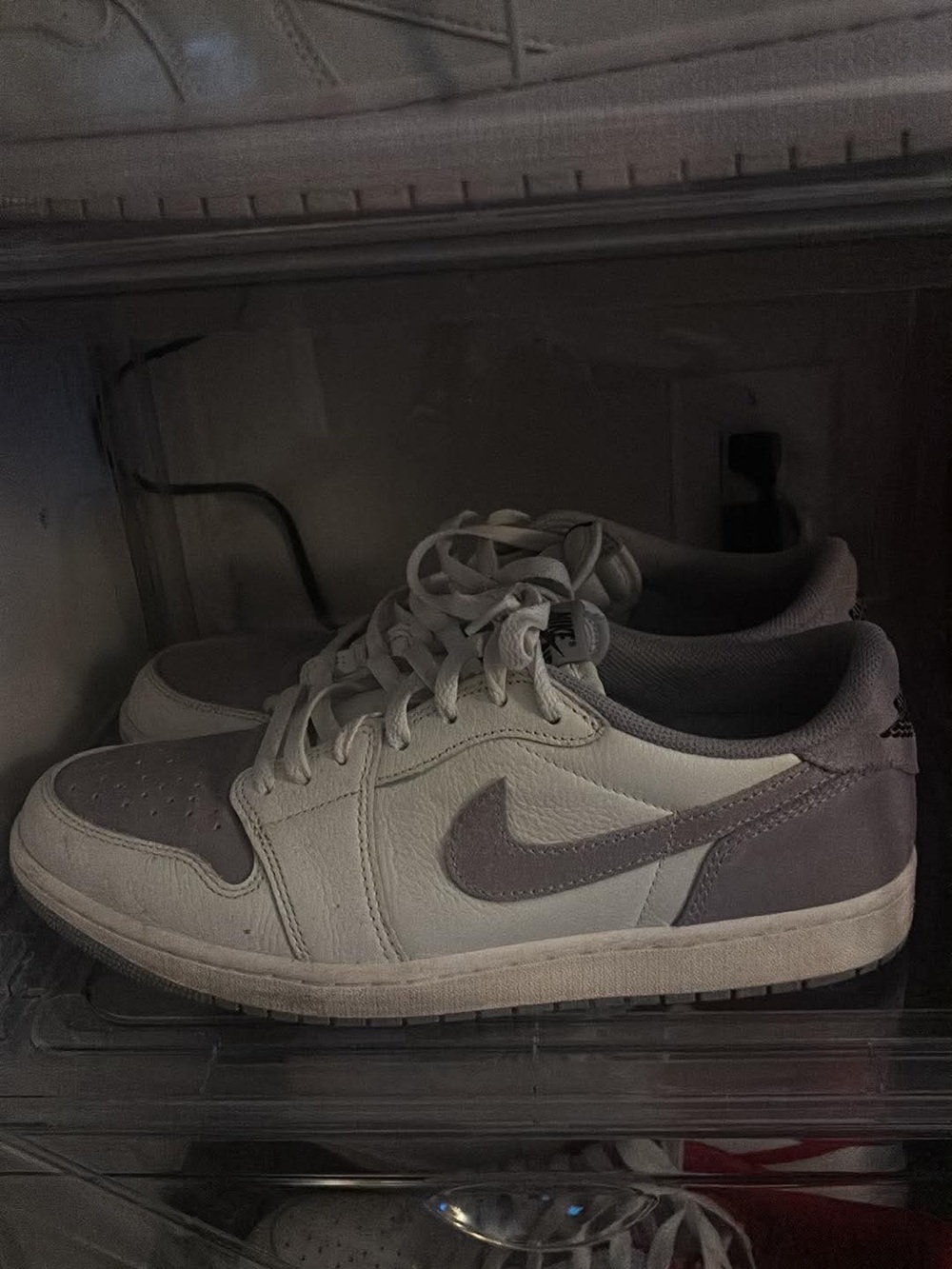 Jordan 1 low OG Atmosphere grey